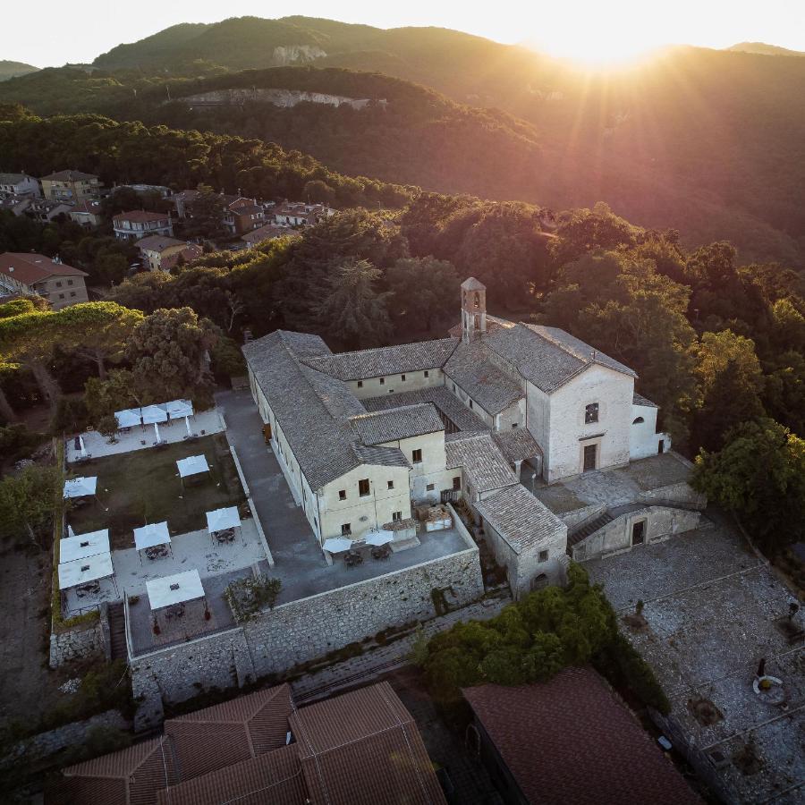 Hostel Convento Dei Cappuccini Tolfa Exterior foto