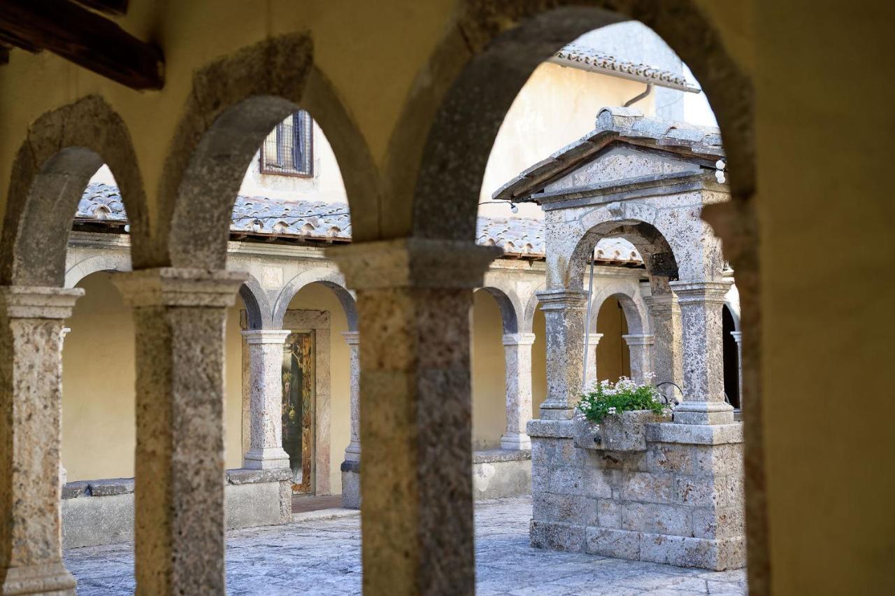 Hostel Convento Dei Cappuccini Tolfa Exterior foto